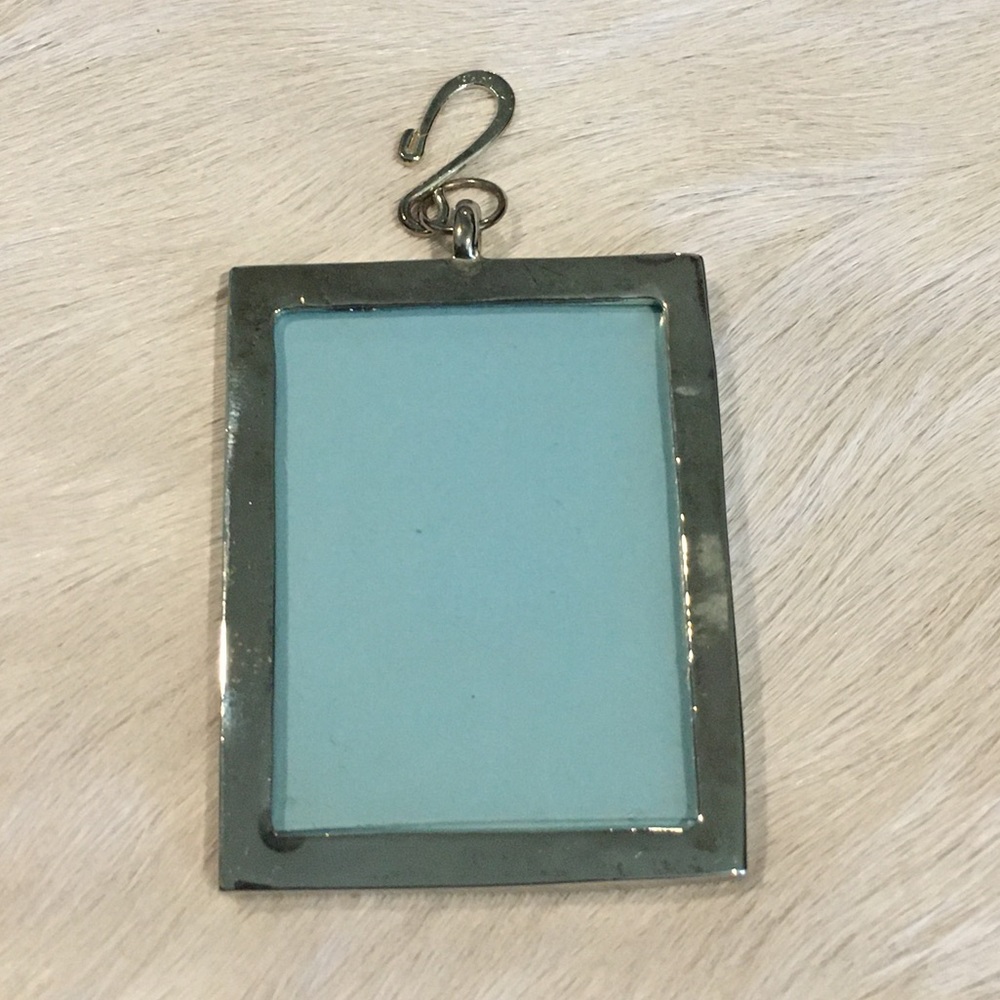 Frame Pendant - Picture 2 of 3